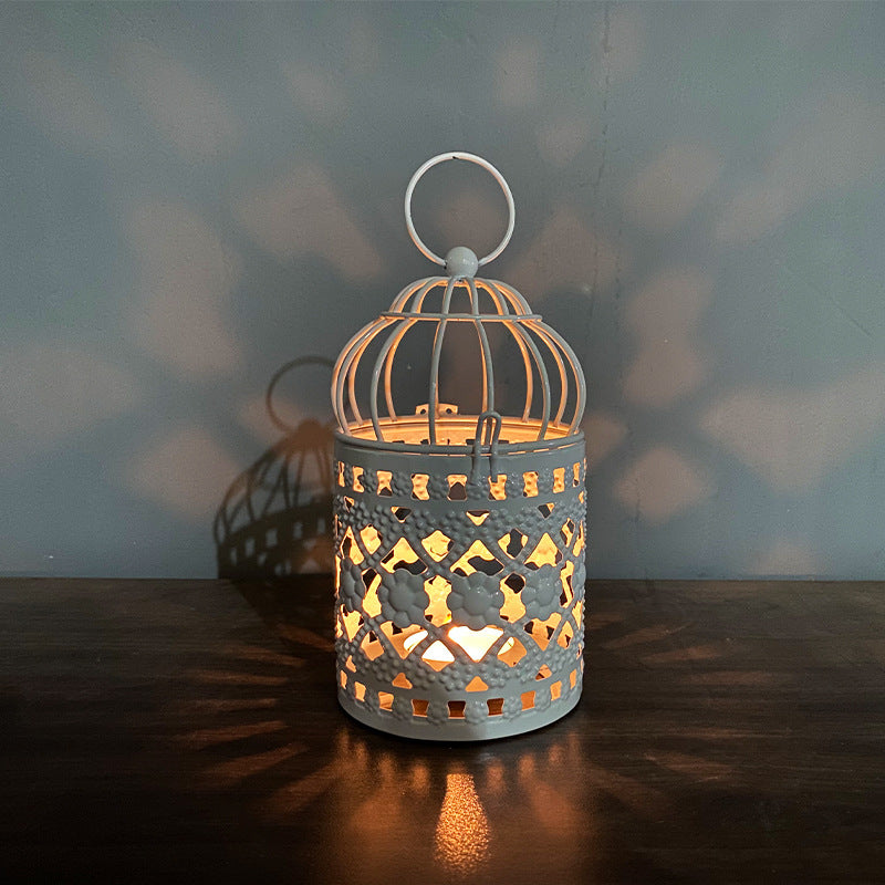Lustre tipo gaiola em ferro forjado com suporte para vela de artesanato