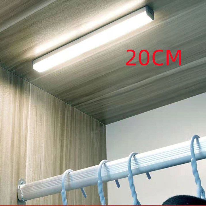 Luminária automática com sensor de presença