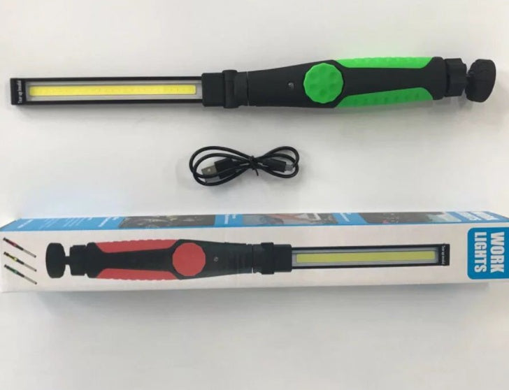 Lanterna em LED, recarregável via USB, opçãode rotação em 180 graus e com gancho para dependurar. Ideal para manutenção, reparo em automóveis, barraca de acampamentos, etc.